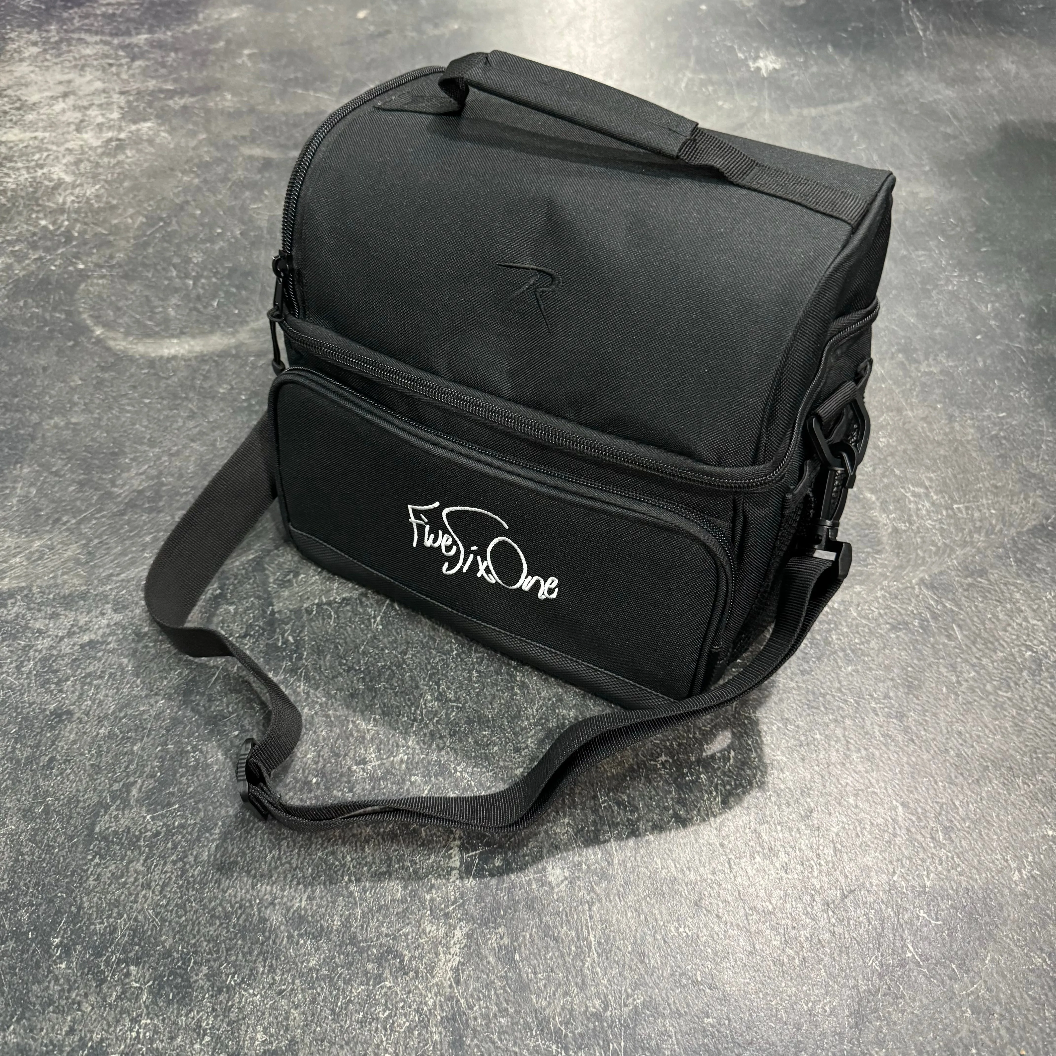 561 Sixer Bag Black