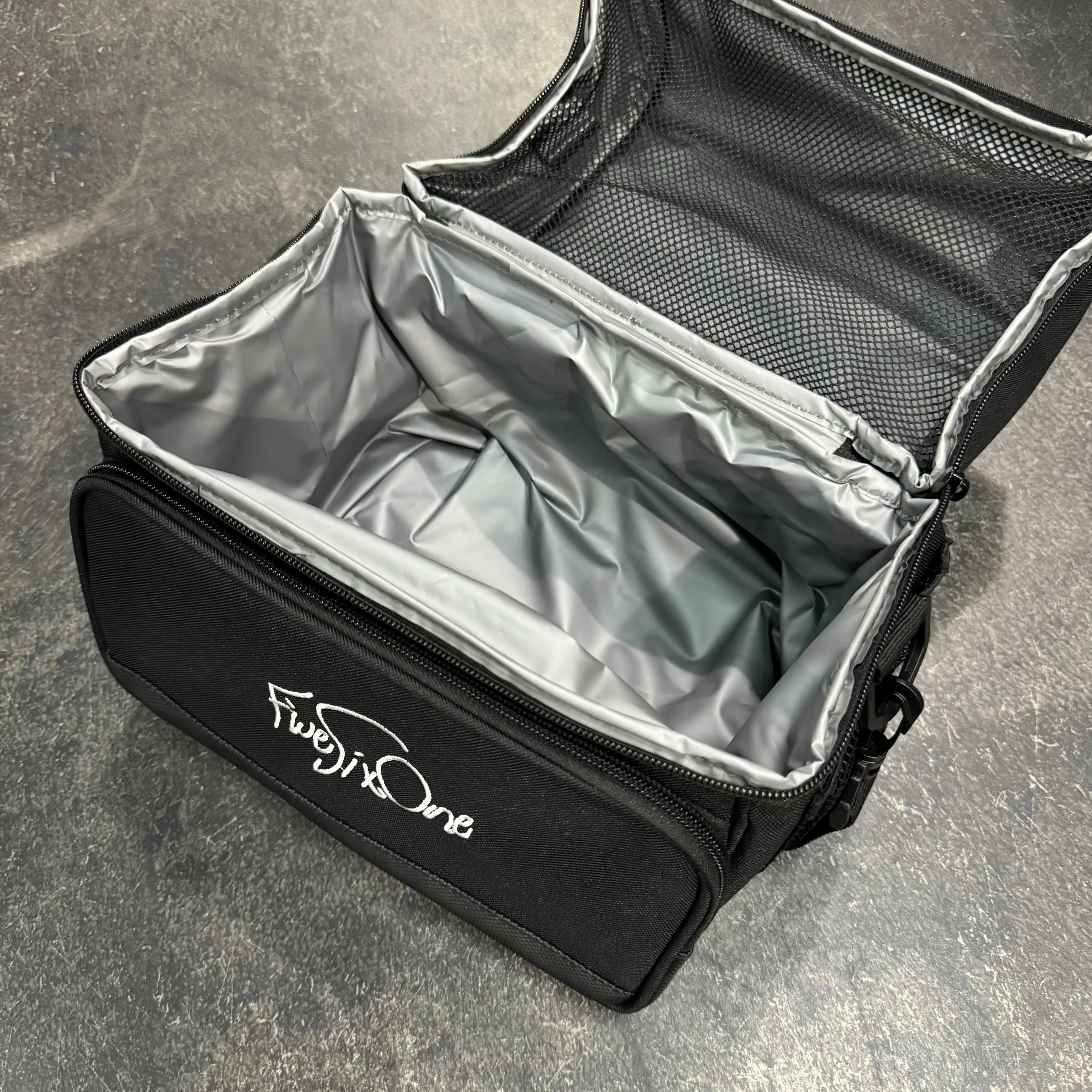 561 Sixer Bag Black