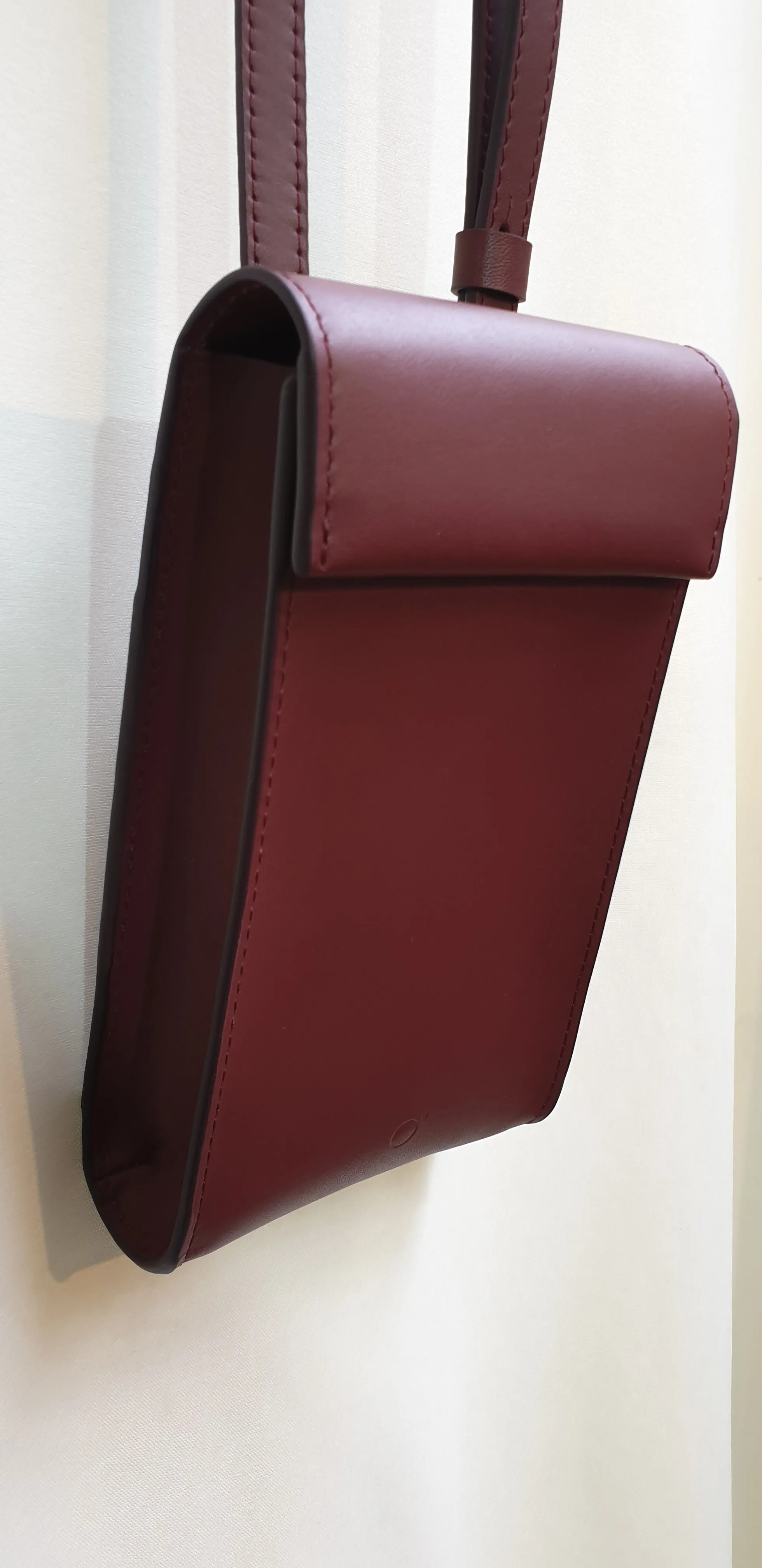 Adjustable Phone Bag in Oxblood