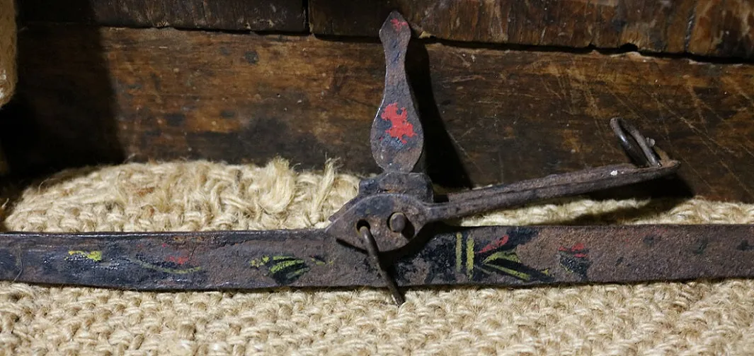 Balance Scale Diminutive Size Tole Painted with Hearts