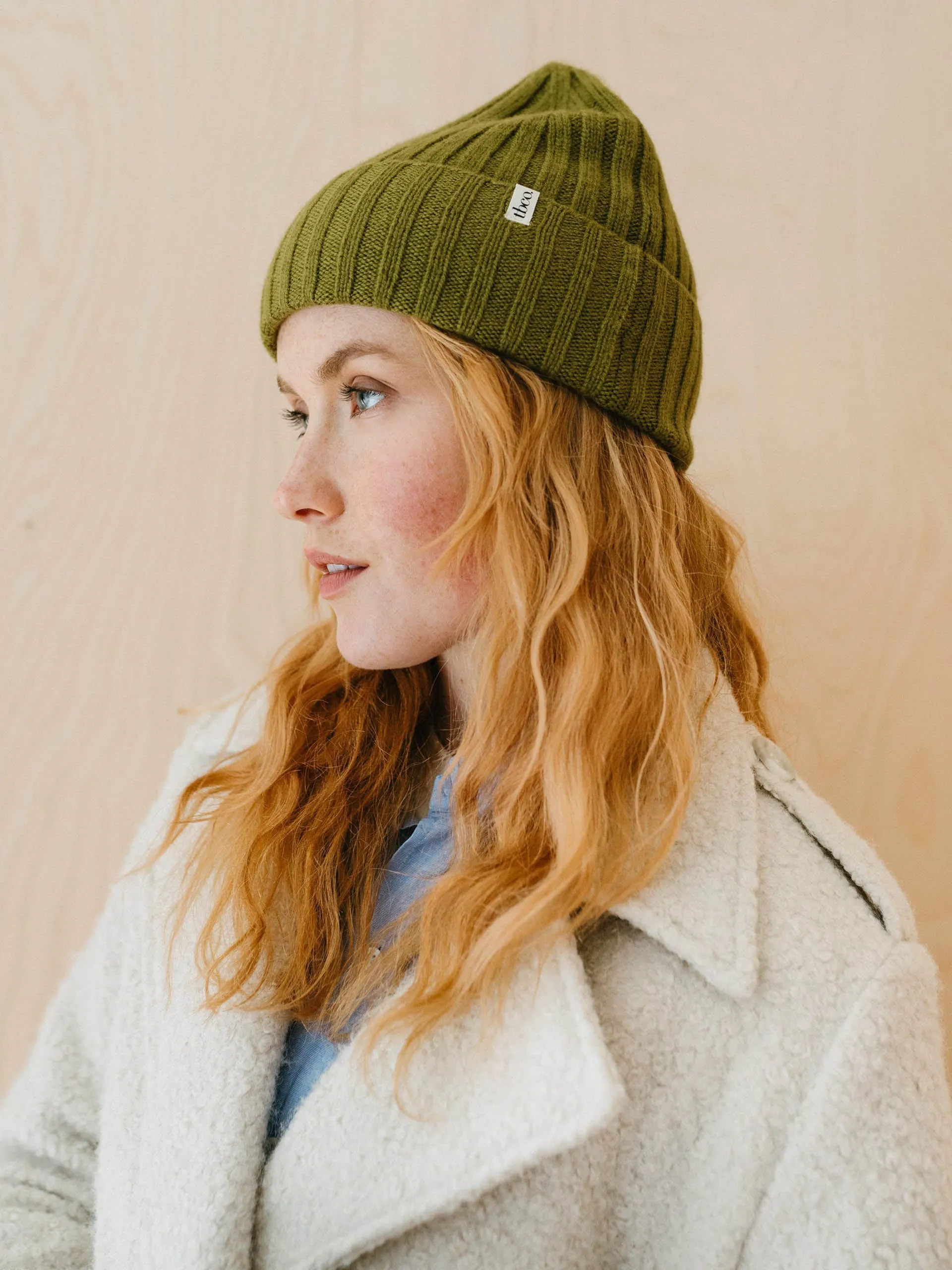 Cashmere and merino beanie in olive