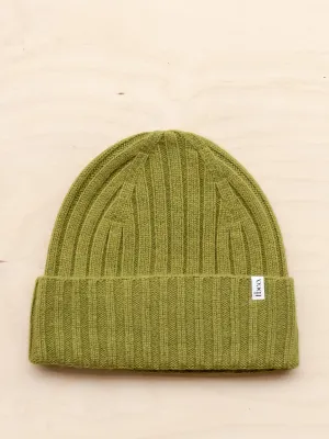 Cashmere and merino beanie in olive