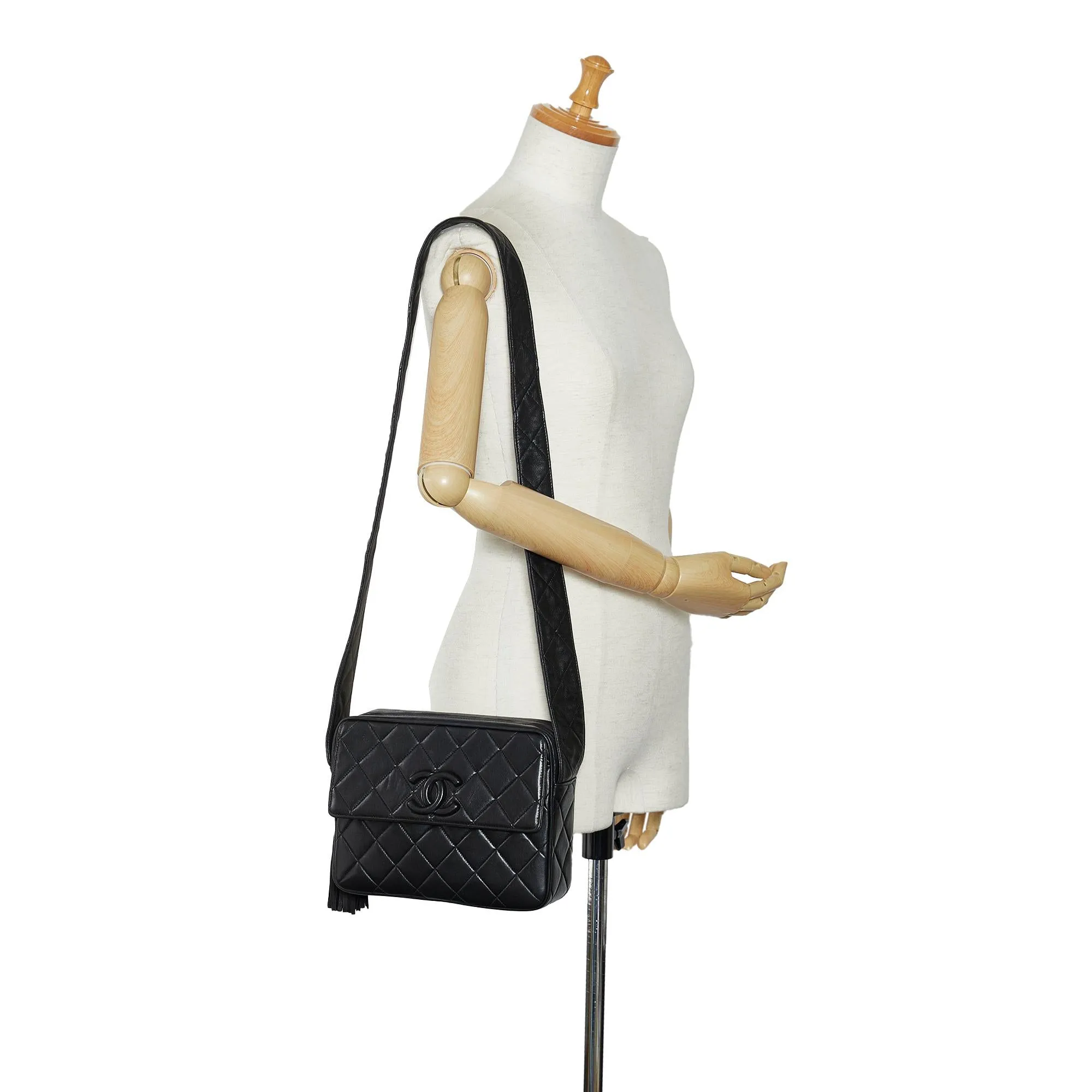 Chanel CC Matelasse Tassel Camera Bag (SHG-Emp6IH)