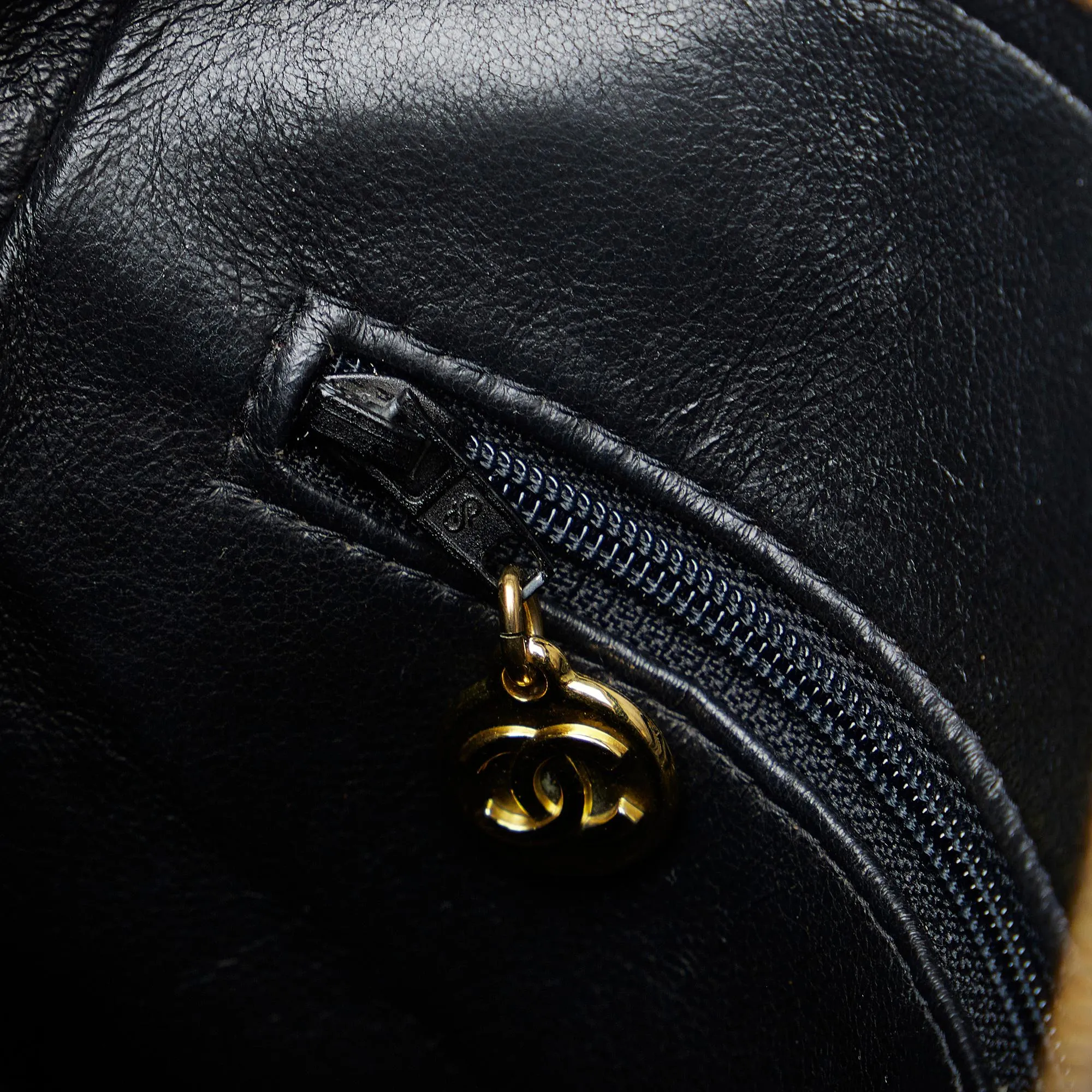 Chanel CC Matelasse Tassel Camera Bag (SHG-Emp6IH)