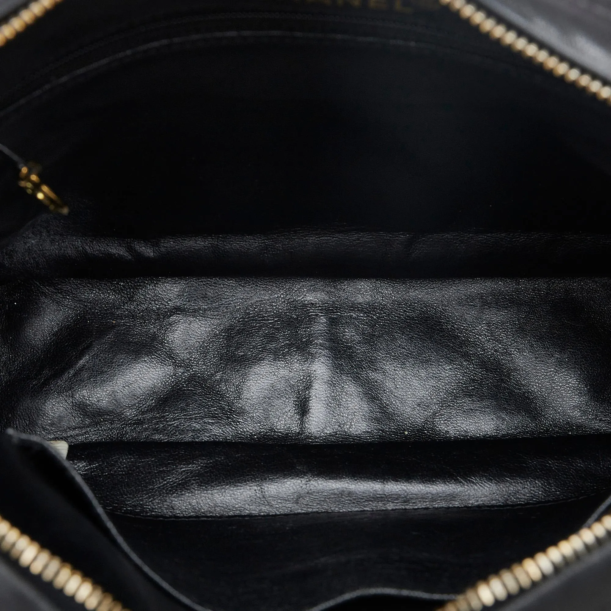 Chanel CC Matelasse Tassel Camera Bag (SHG-uG1DQP)
