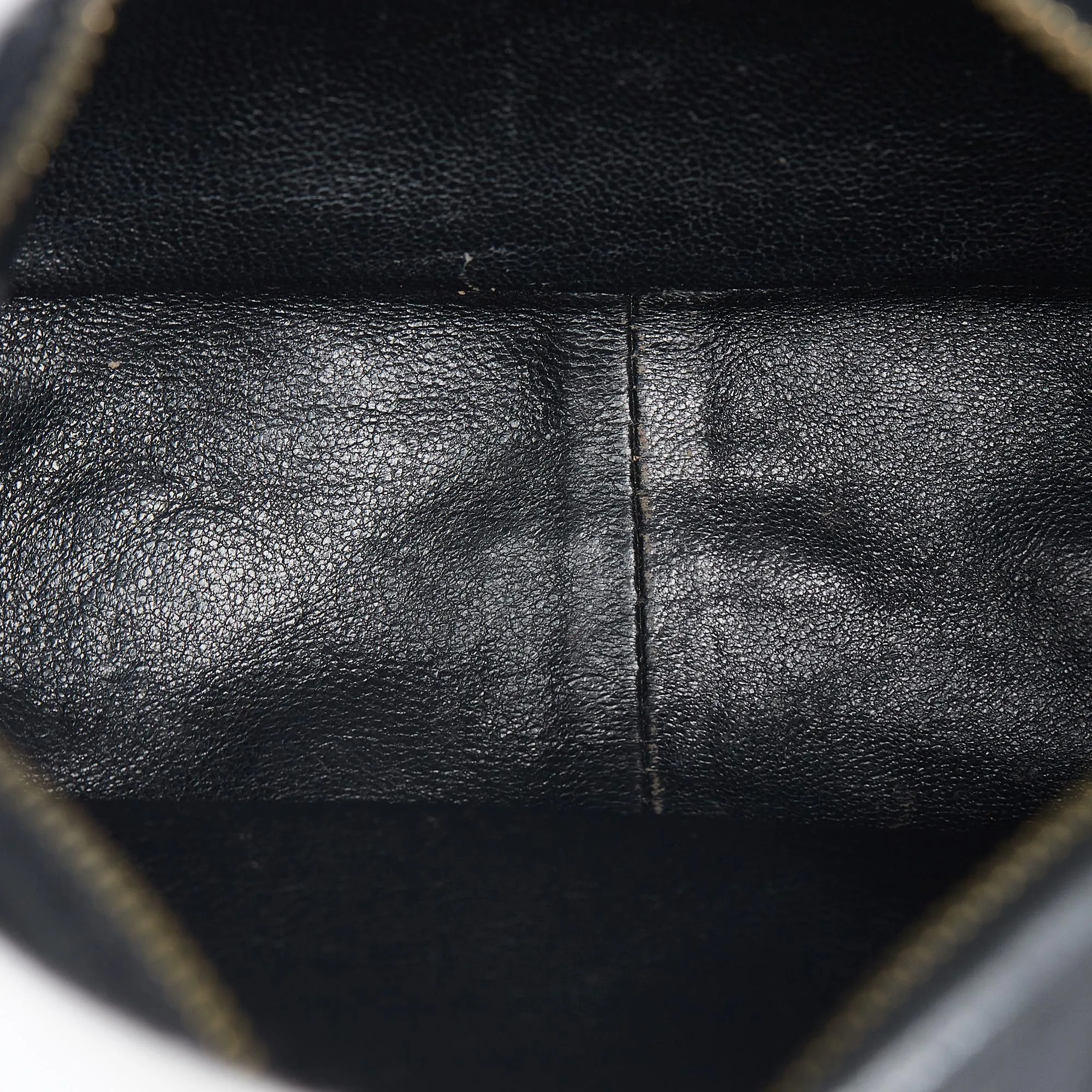Chanel CC Matelasse Tassel Camera Bag (SHG-Y2qSSV)