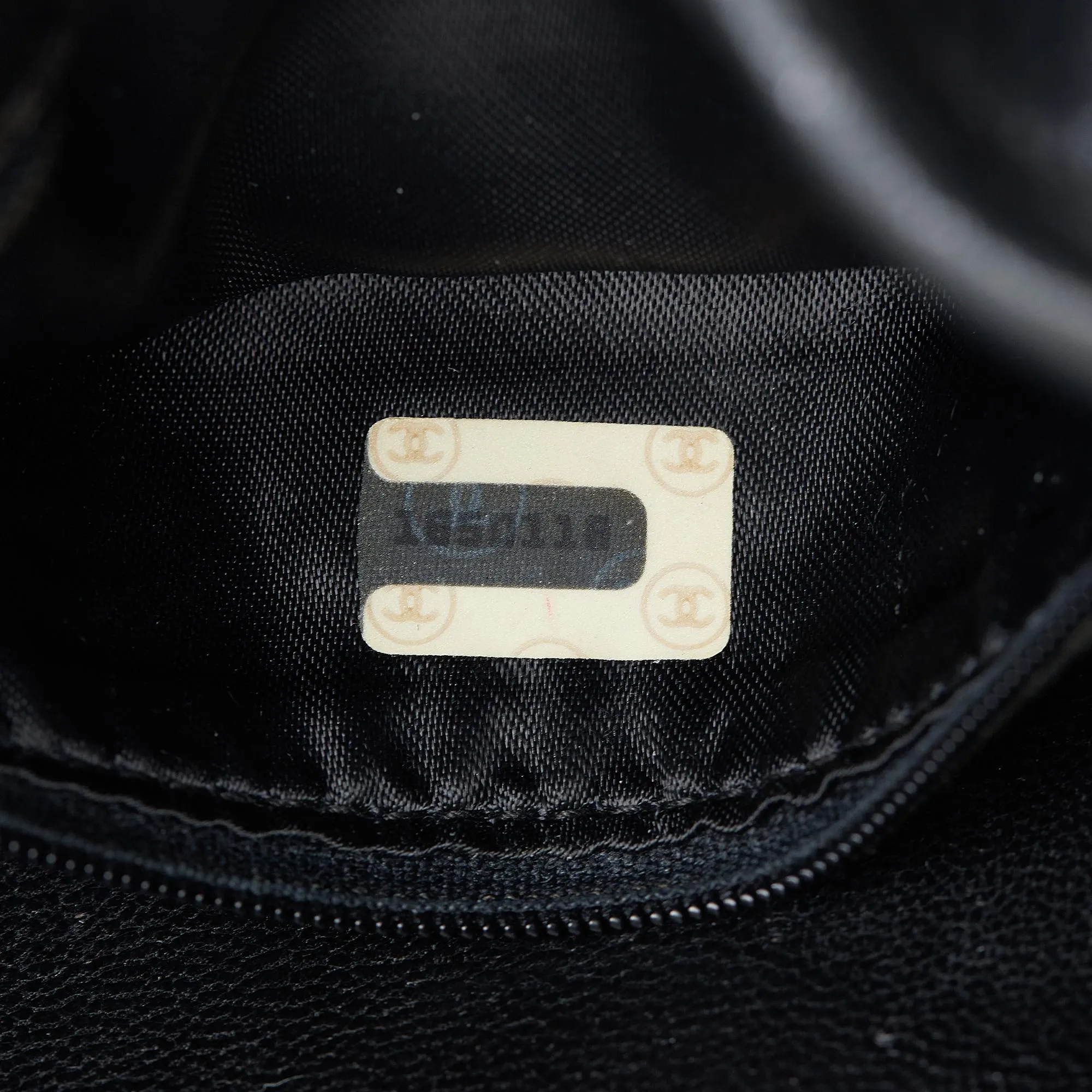 Chanel CC Matelasse Tassel Camera Bag (SHG-Y2qSSV)