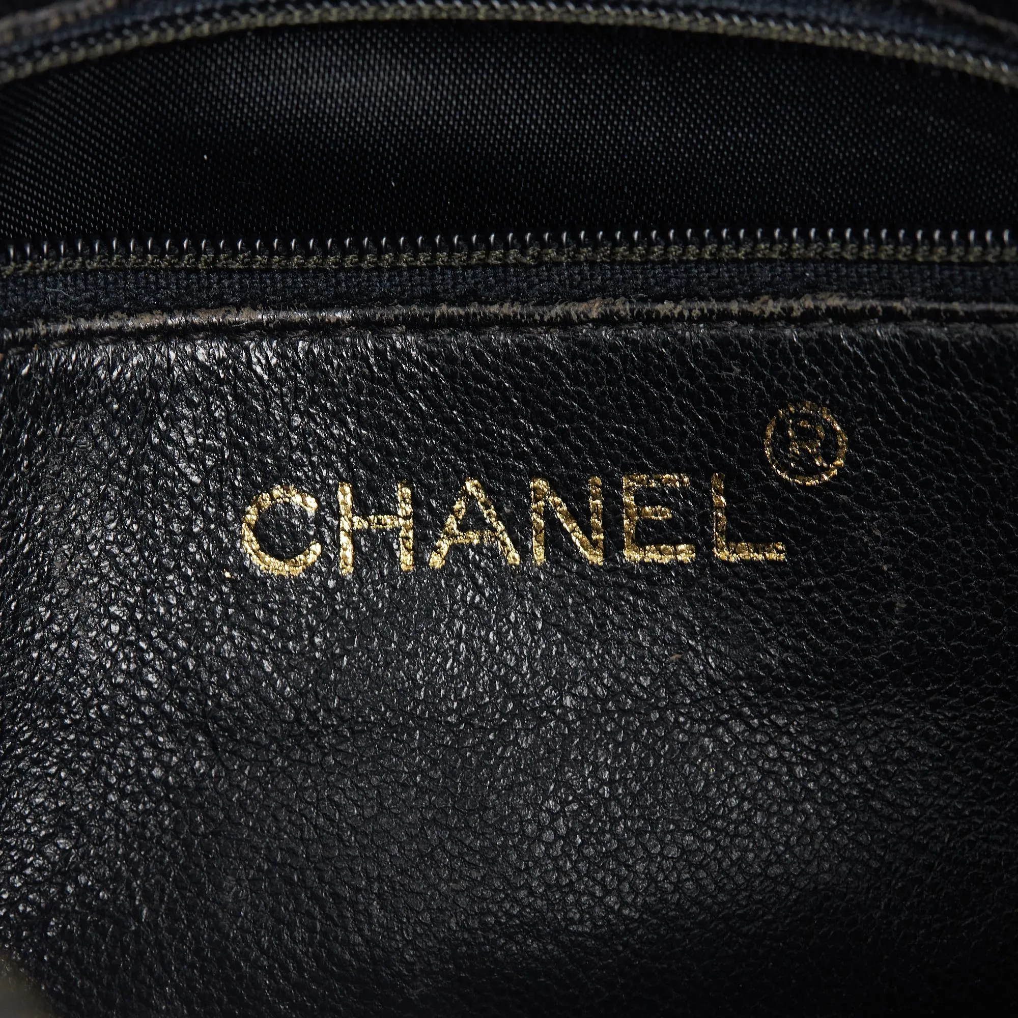 Chanel CC Matelasse Tassel Camera Bag (SHG-Y2qSSV)