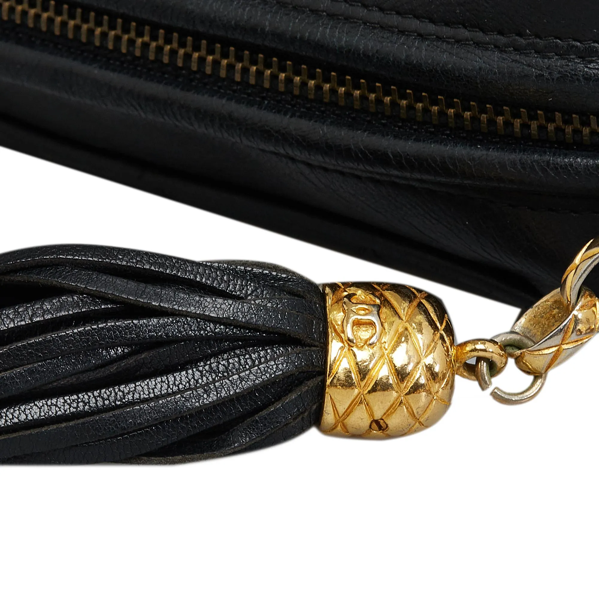 Chanel CC Matelasse Tassel Camera Bag (SHG-Y2qSSV)