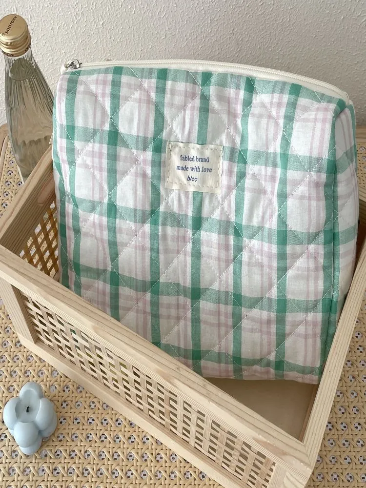 Diamond Grid Texture Makeup Bag