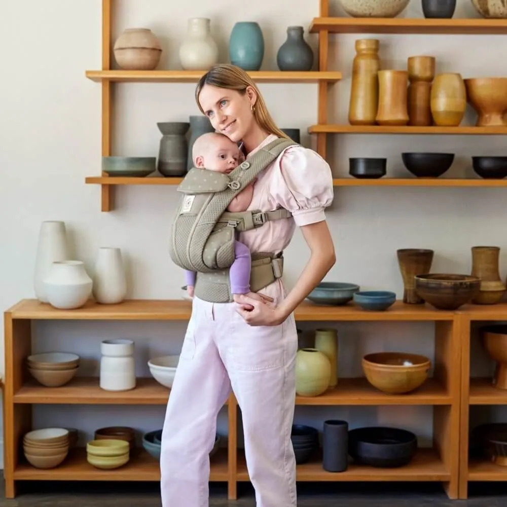 Ergobaby Omni Breeze in Soft Olive Diamond
