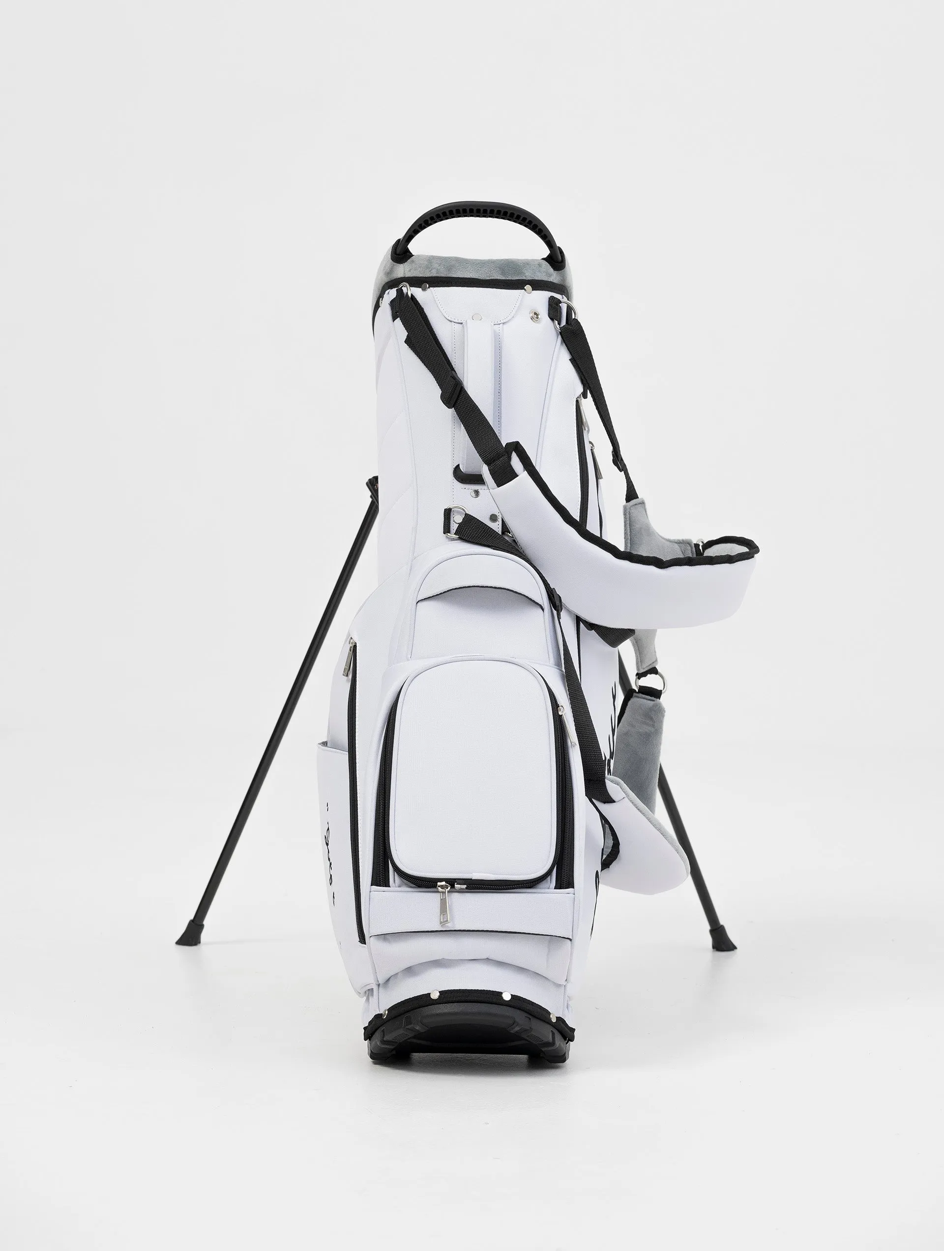 NOHOW MINIMALIST GOLF BAG IN WHITE AND BLACK