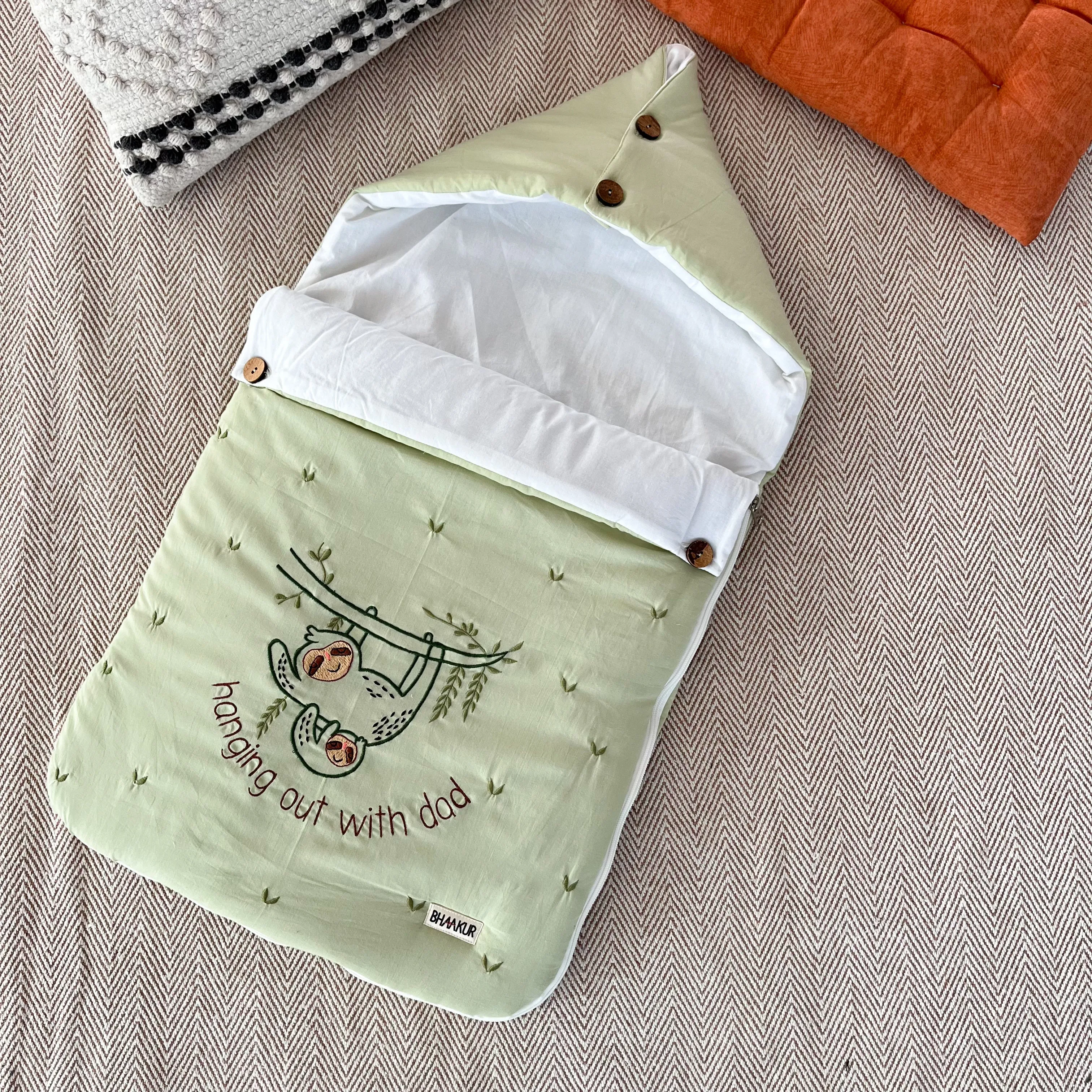 "Hanging Out with Dad" baby carrier nest