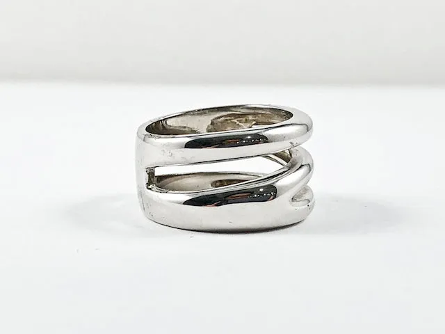 Unique Shape Design Solid Metallic Surface Silver Ring